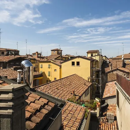 Attico Del Duomo アパート