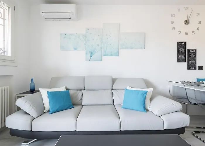 公寓 Attico Del Duomo 摩德纳